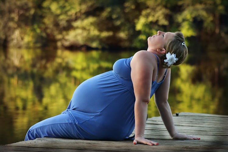 Yoga prénatal : un cadeau précieux pour la future maman